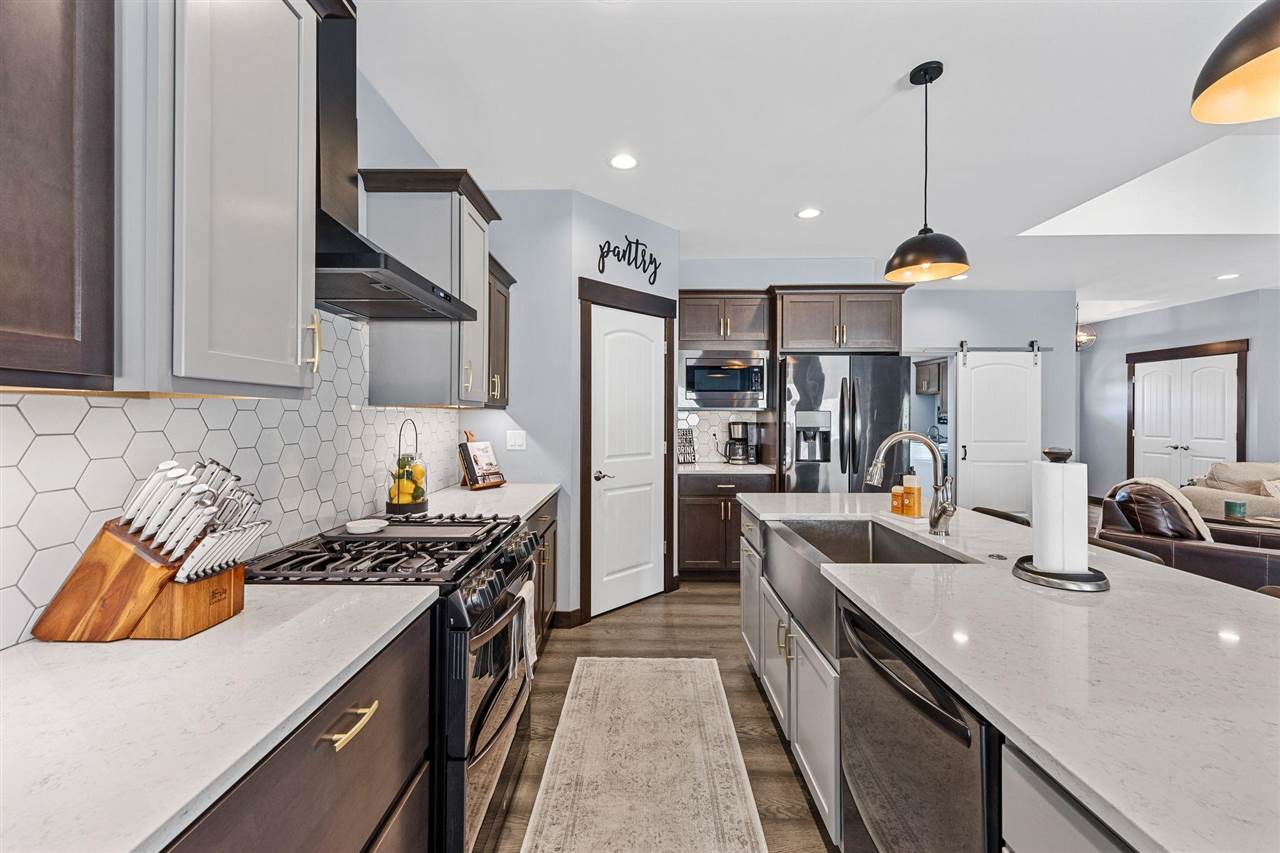 3014 Forrest Meadow Lane Hiawatha IA 52233