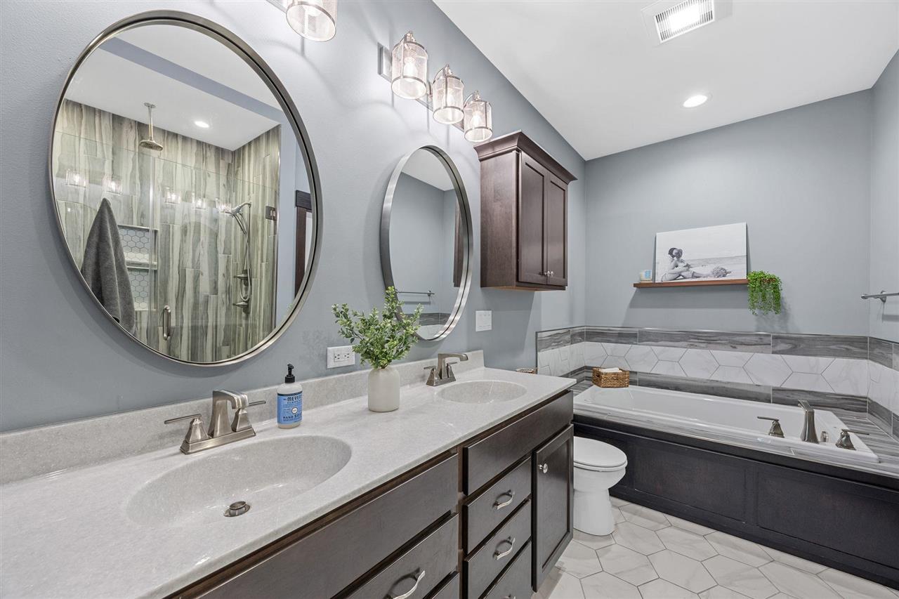 3014 Forrest Meadow Lane Hiawatha IA 52233