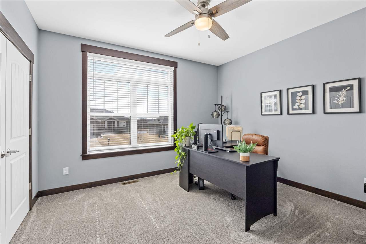 3014 Forrest Meadow Lane Hiawatha IA 52233