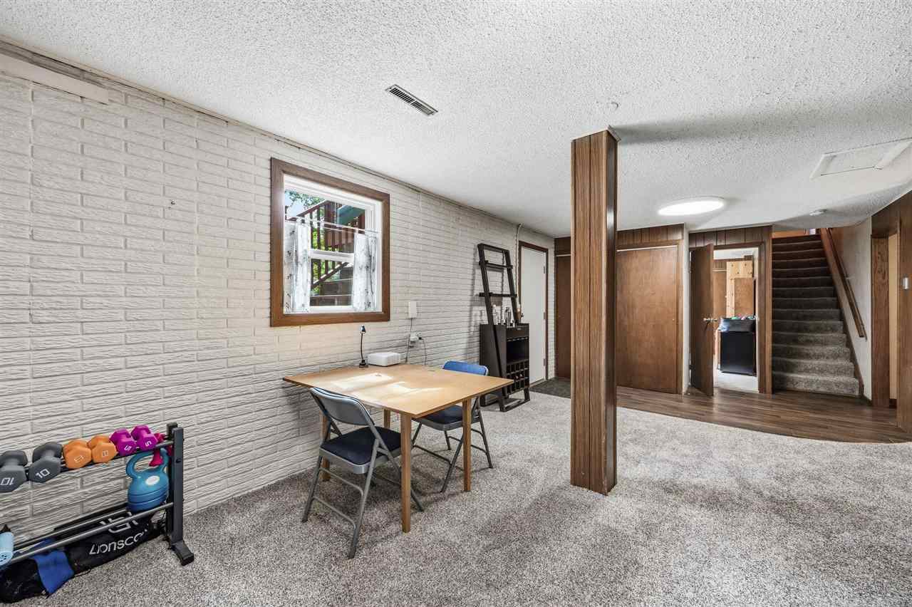 174 Shrader Road Iowa City IA 52245