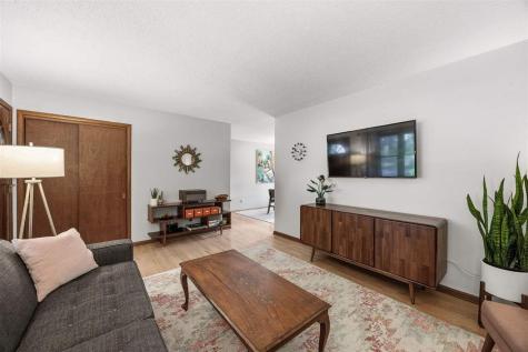 174 Shrader Road Iowa City IA 52245