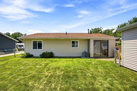 2999 2nd Street Marion IA 52302
