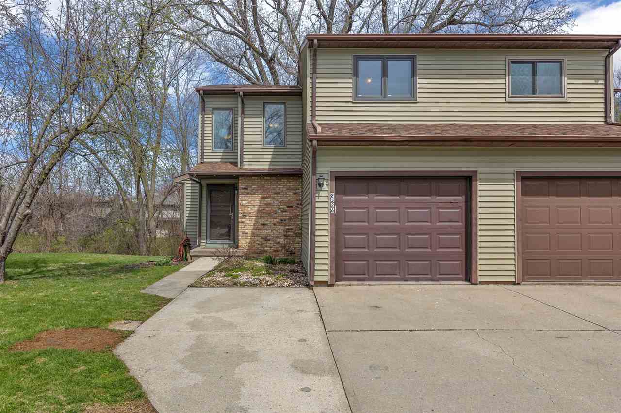 2326 Plaen View Iowa City IA 52246