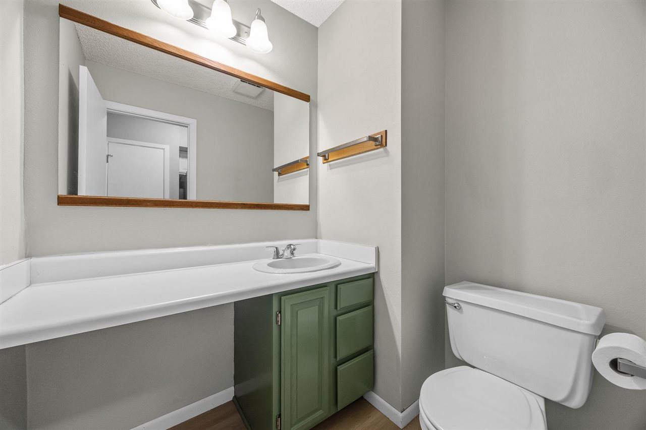 2326 Plaen View Iowa City IA 52246