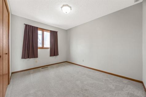 2326 Plaen View Iowa City IA 52246