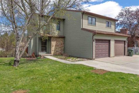 2326 Plaen View Iowa City IA 52246