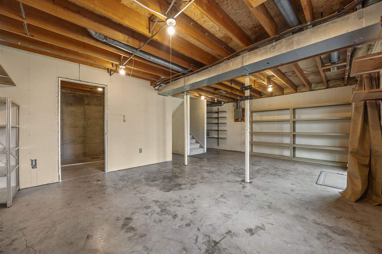 2326 Plaen View Iowa City IA 52246