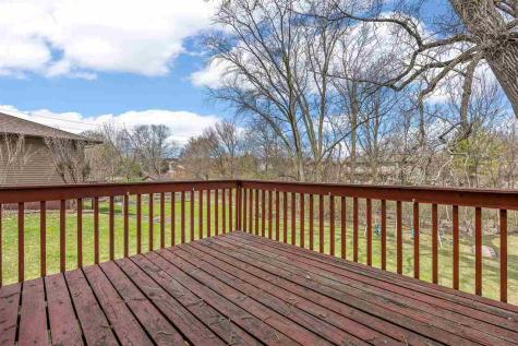 2326 Plaen View Iowa City IA 52246