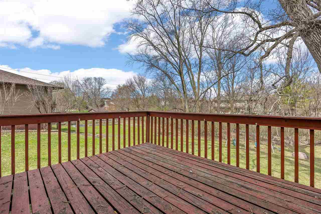 2326 Plaen View Iowa City IA 52246