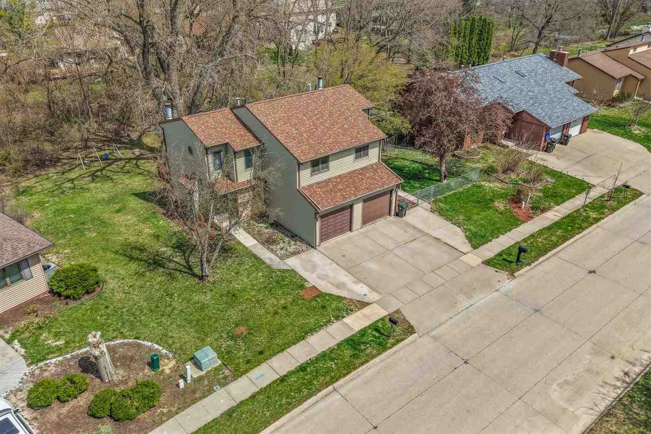 2326 Plaen View Iowa City IA 52246