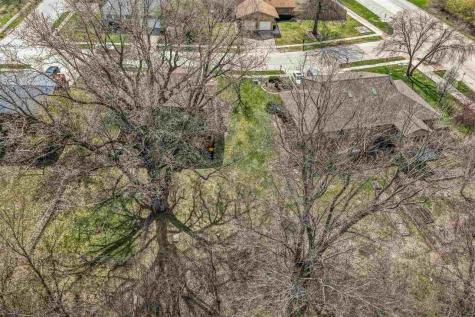 2326 Plaen View Iowa City IA 52246