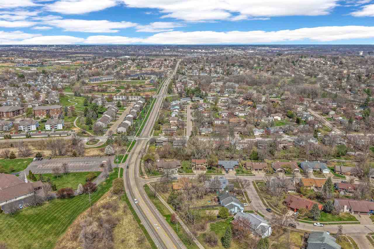 2326 Plaen View Iowa City IA 52246