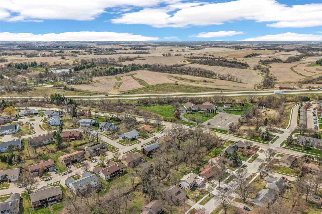 2326 Plaen View Iowa City IA 52246