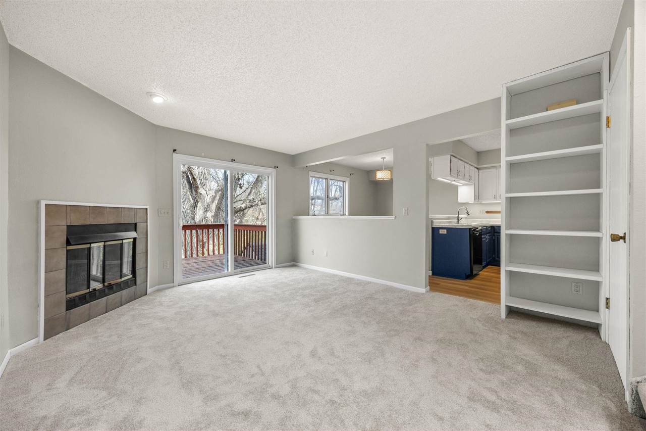 2326 Plaen View Iowa City IA 52246