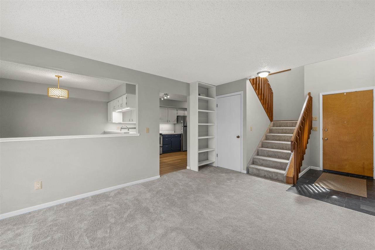 2326 Plaen View Iowa City IA 52246