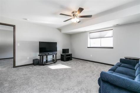 1335 Redbud Avenue Tiffin IA 52340