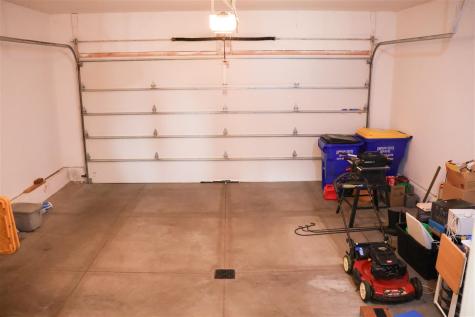 1335 Redbud Avenue Tiffin IA 52340
