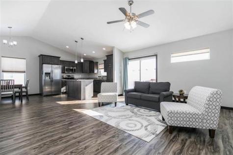 1335 Redbud Avenue Tiffin IA 52340