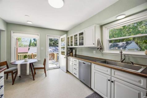 1605 Friendly Avenue Iowa City IA 52240
