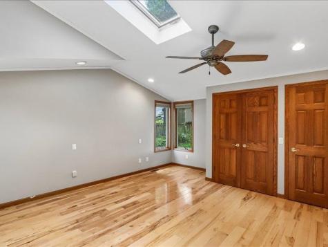 4975 Sharon Center Road SW IA 52240