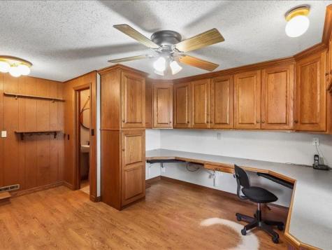 4975 Sharon Center Road SW IA 52240
