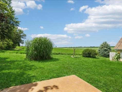 4975 Sharon Center Road SW IA 52240