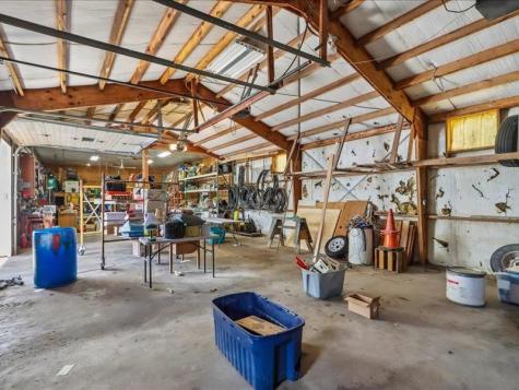 4975 Sharon Center Road SW IA 52240