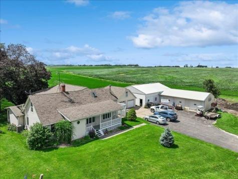 4975 Sharon Center Road SW IA 52240