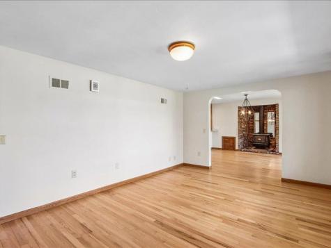 4975 Sharon Center Road SW IA 52240