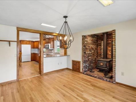 4975 Sharon Center Road SW IA 52240