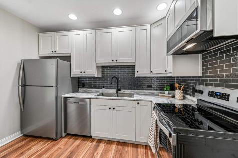 1127 NW 10th Street Cedar Rapids IA 52405