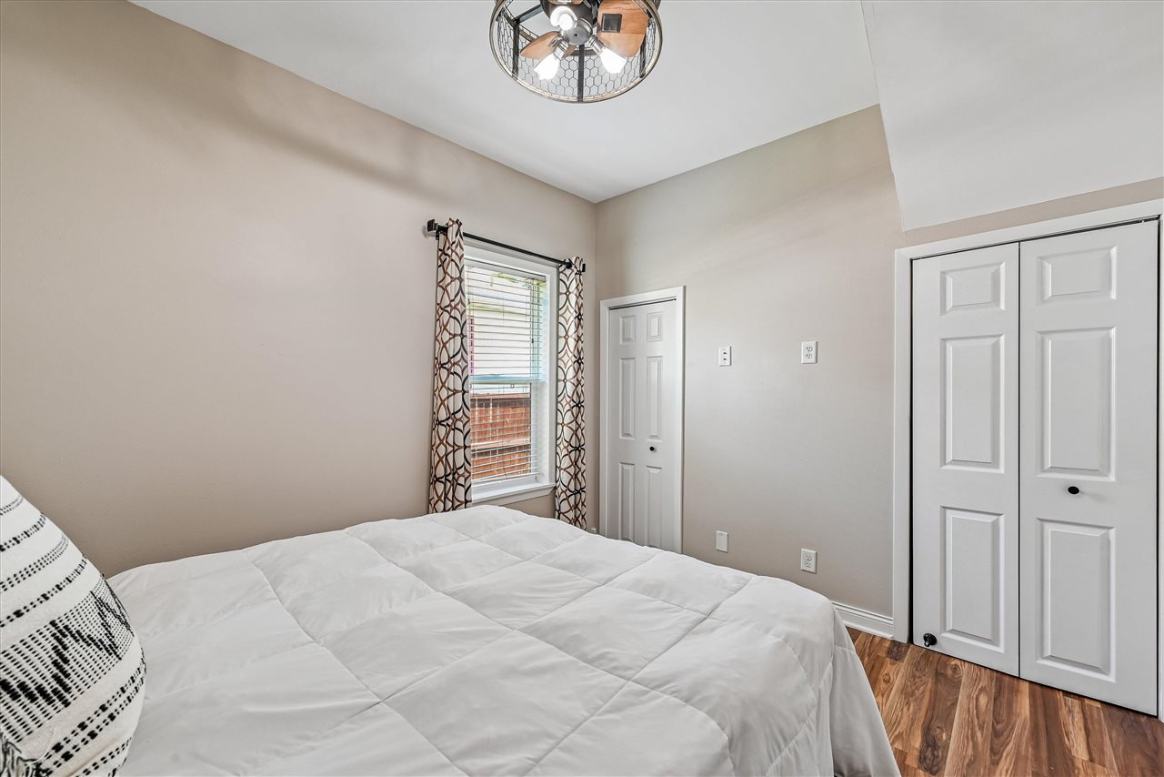 1127 NW 10th Street Cedar Rapids IA 52405