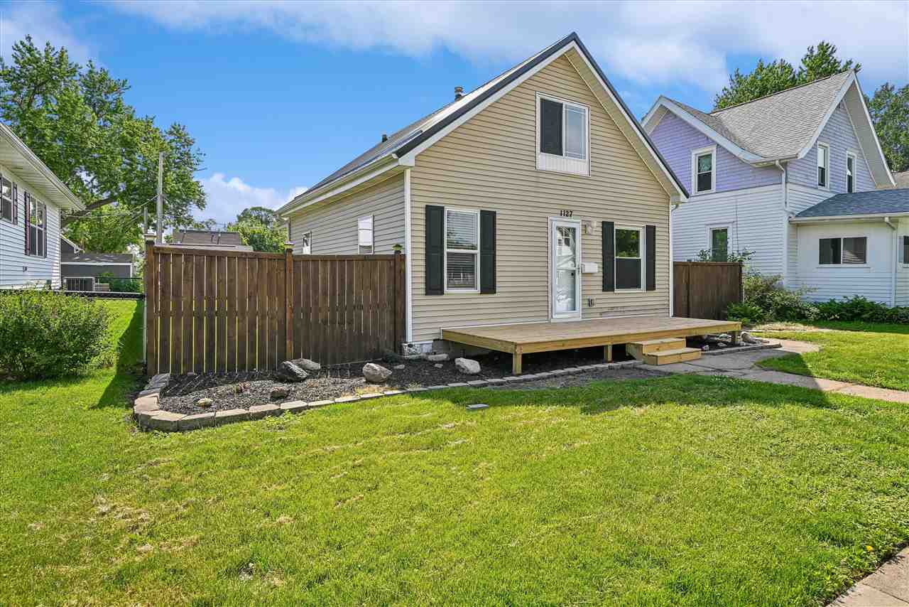 1127 NW 10th Street Cedar Rapids IA 52405
