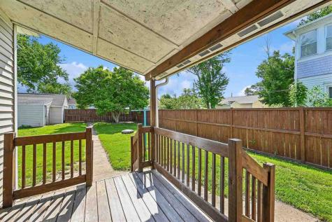 1127 NW 10th Street Cedar Rapids IA 52405