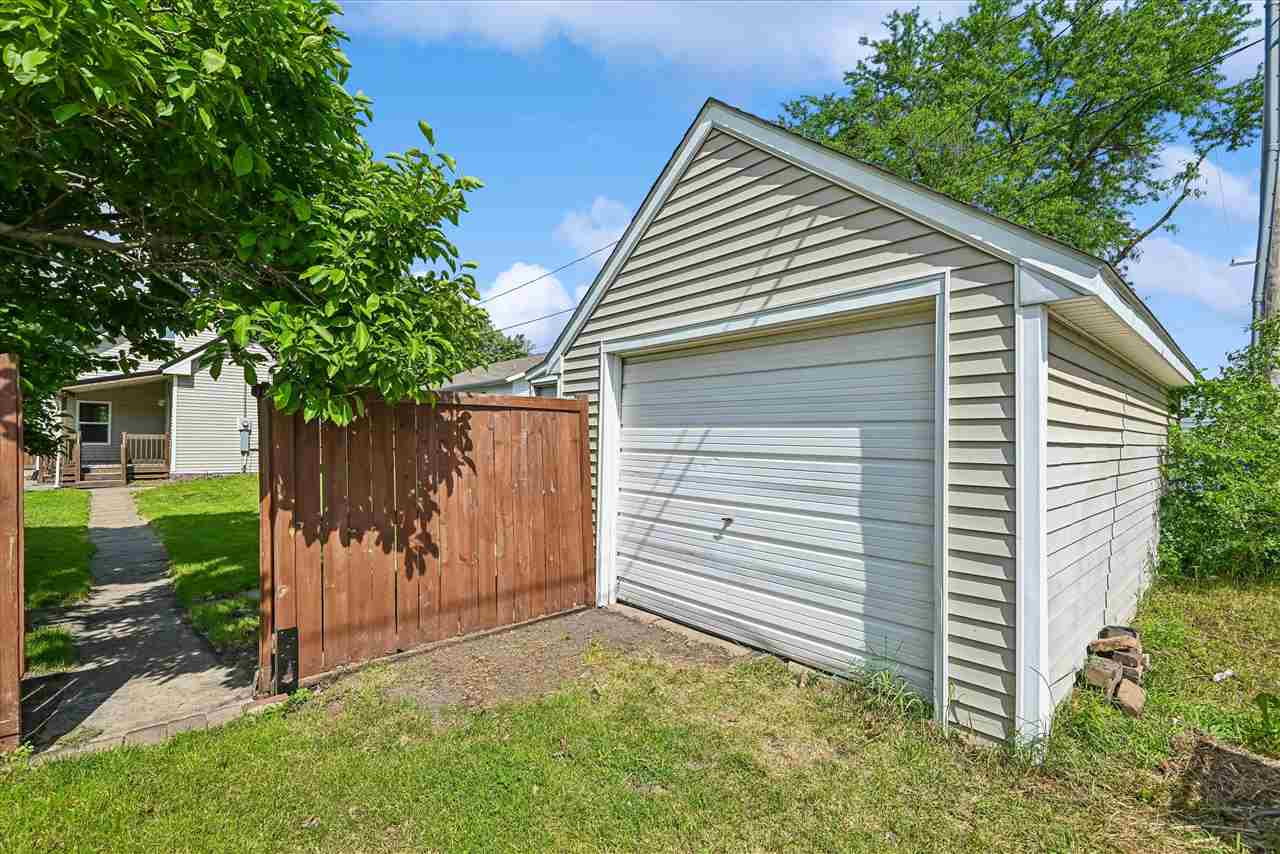 1127 NW 10th Street Cedar Rapids IA 52405