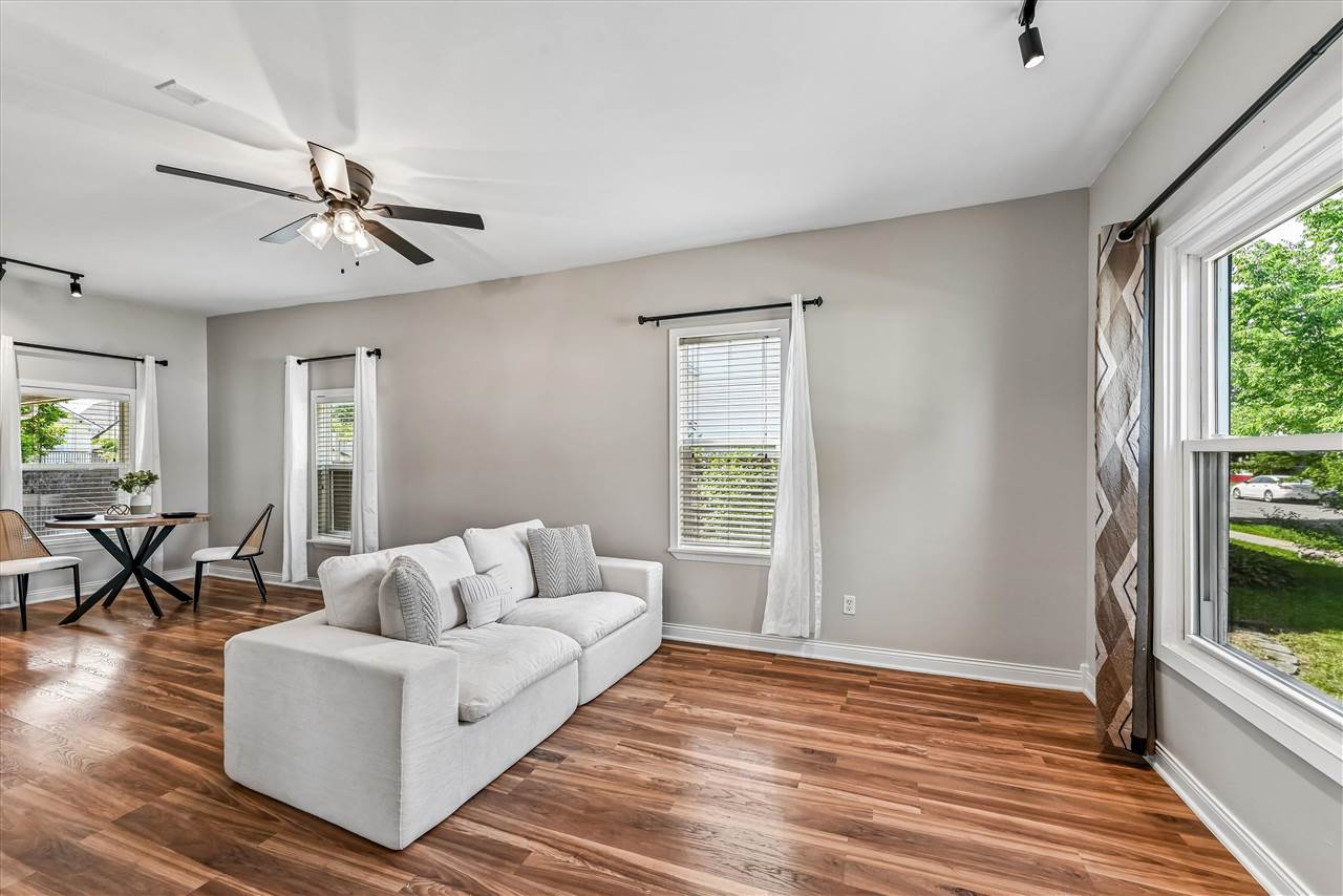 1127 NW 10th Street Cedar Rapids IA 52405