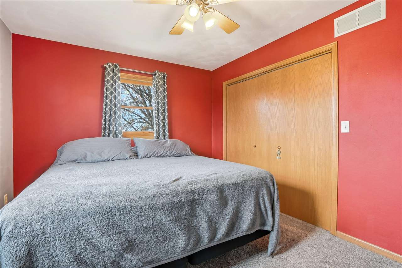 3329 Terrace Lake Road Crawfordsville IA 52621