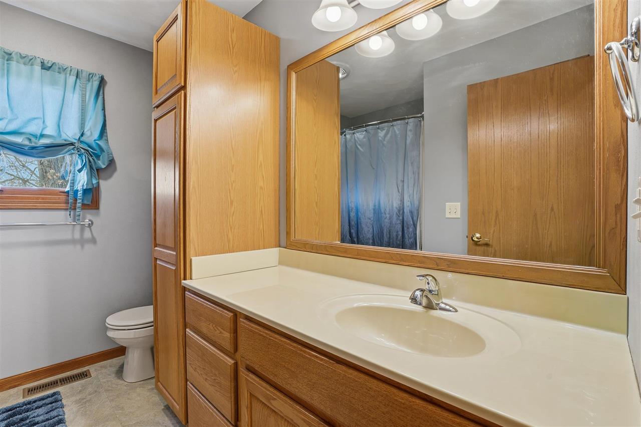 3329 Terrace Lake Road Crawfordsville IA 52621
