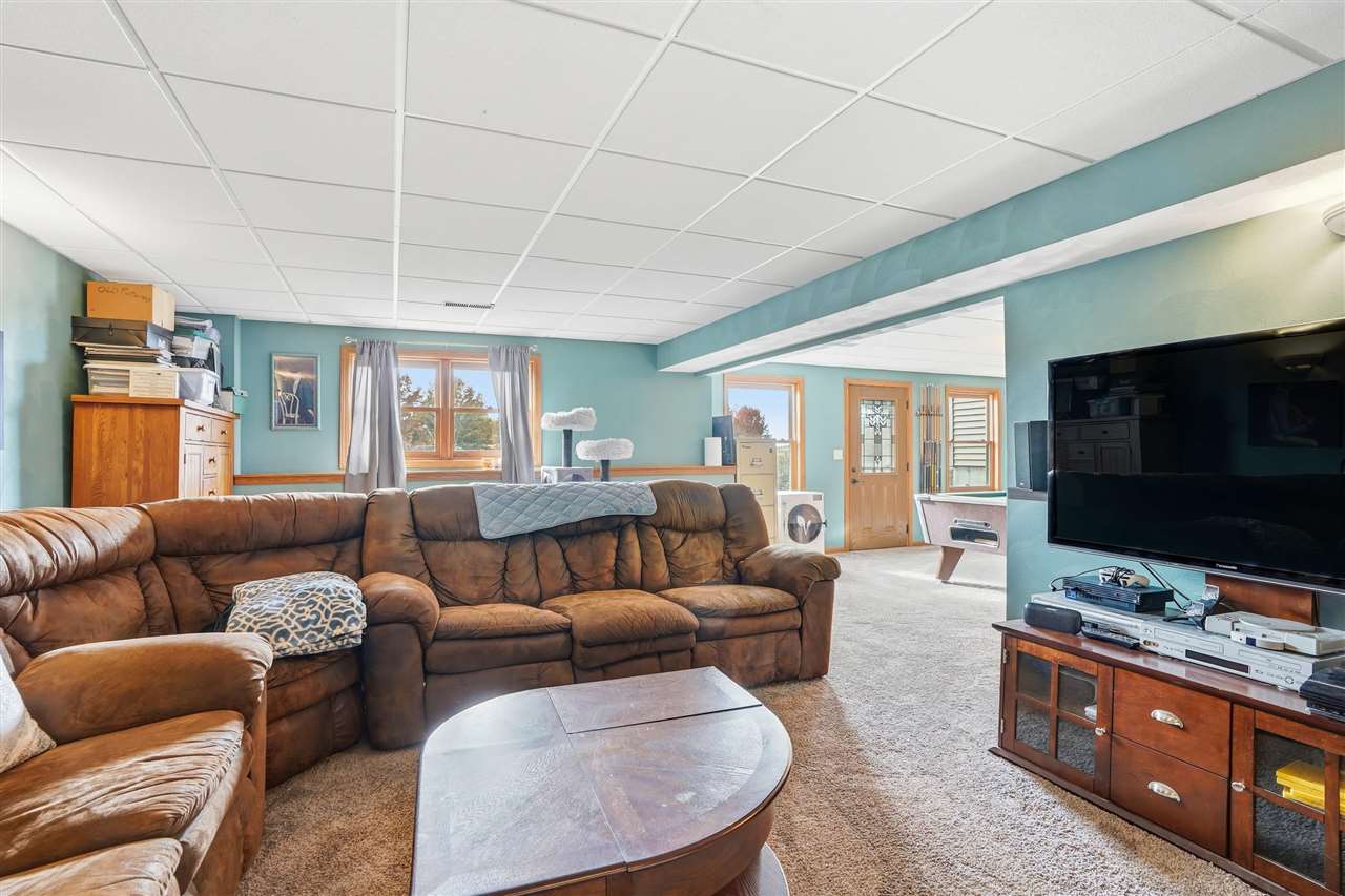 3329 Terrace Lake Road Crawfordsville IA 52621
