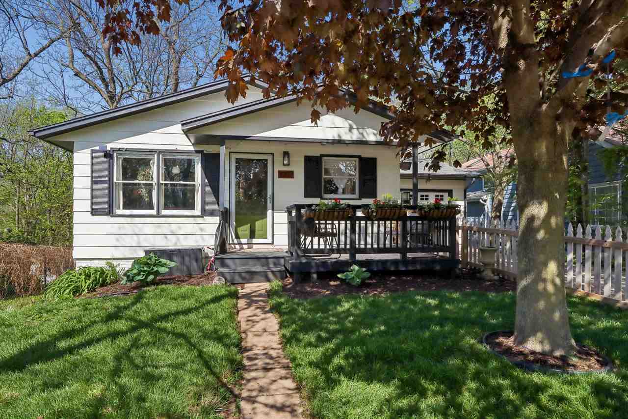 1007 N Summit Street Iowa City IA 52245