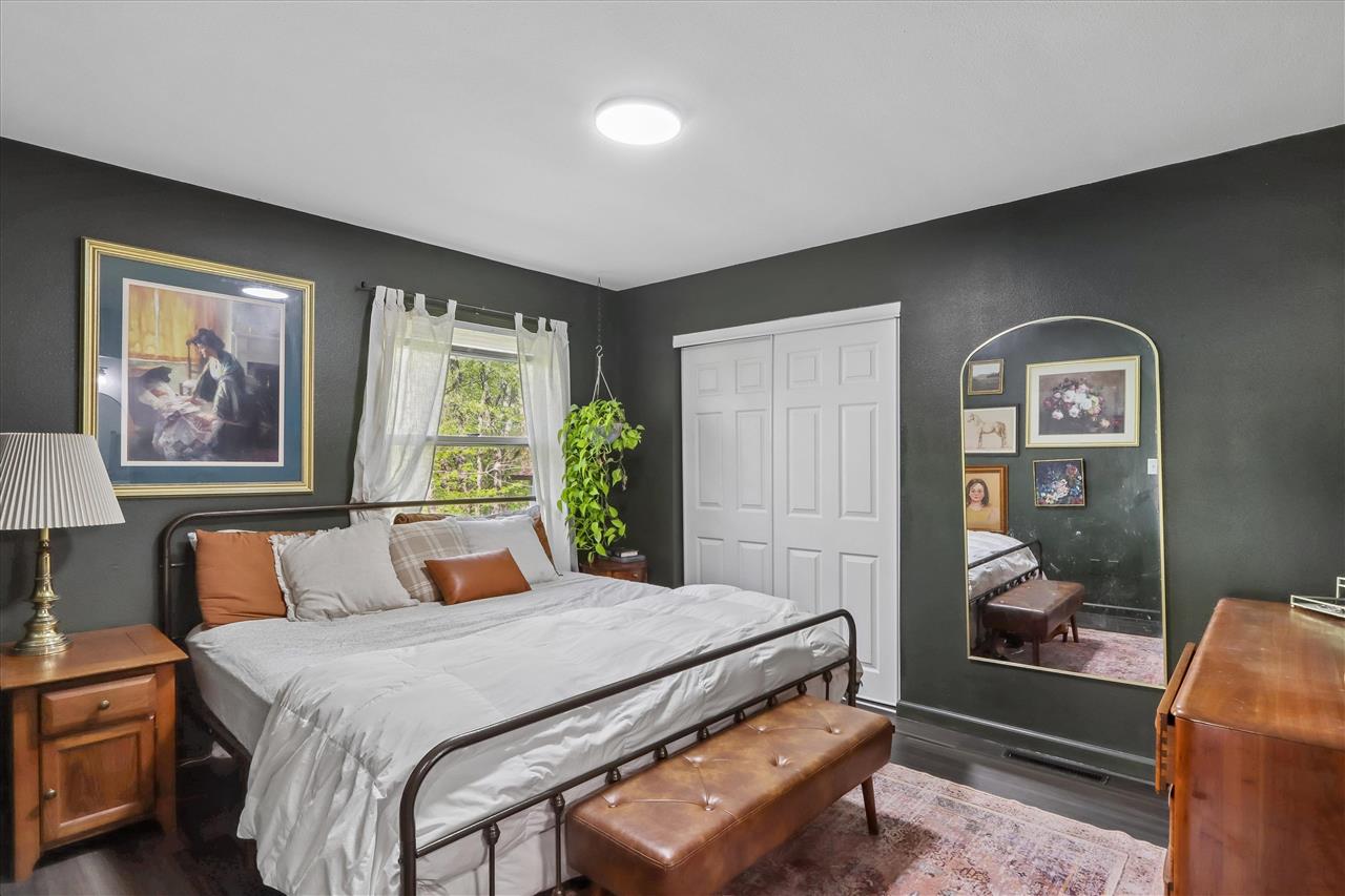 1007 N Summit Street Iowa City IA 52245