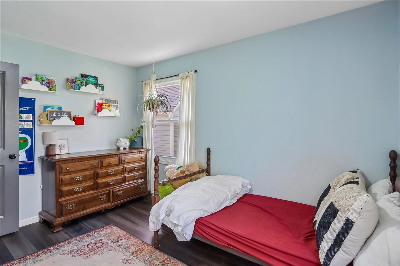 1007 N Summit Street Iowa City IA 52245