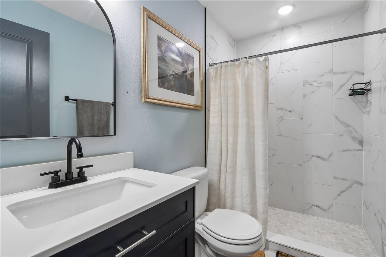1007 N Summit Street Iowa City IA 52245