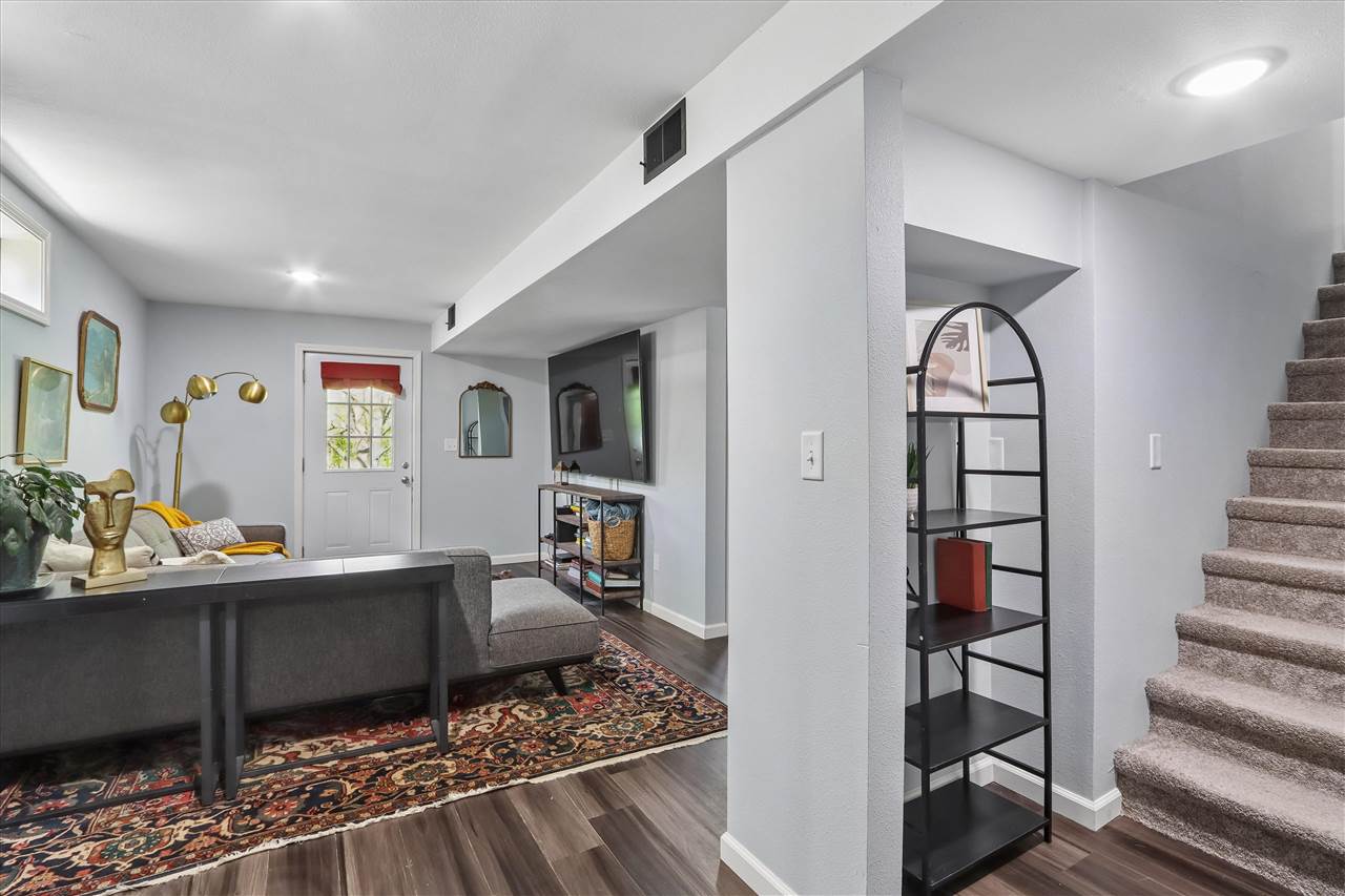 1007 N Summit Street Iowa City IA 52245