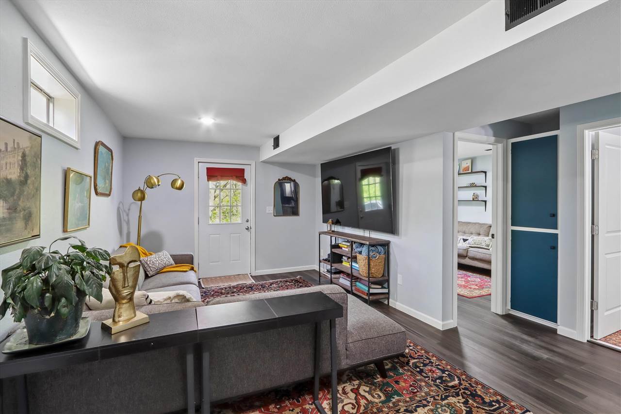 1007 N Summit Street Iowa City IA 52245