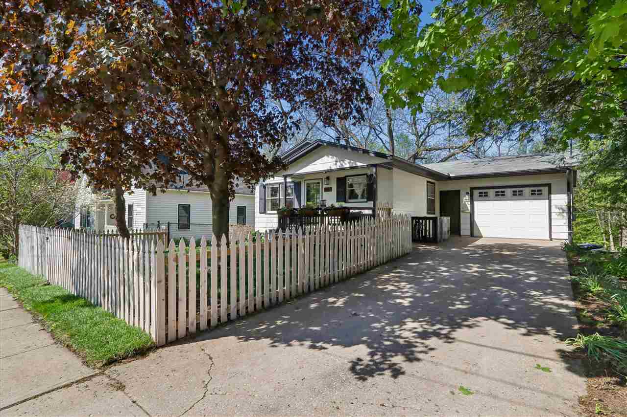1007 N Summit Street Iowa City IA 52245
