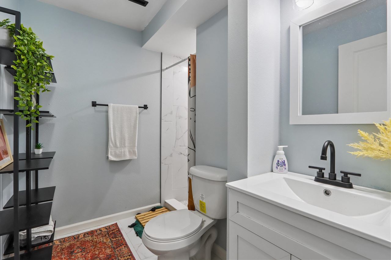 1007 N Summit Street Iowa City IA 52245