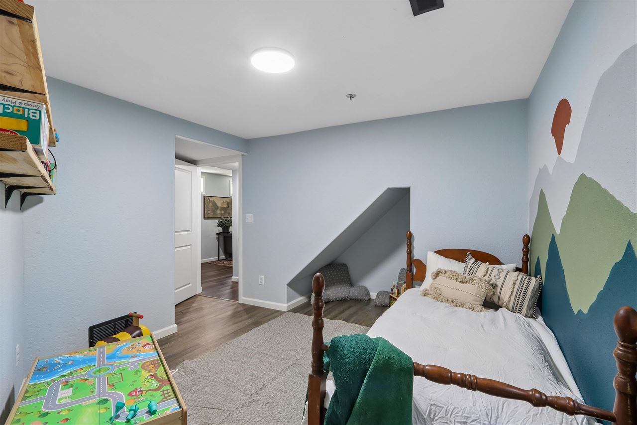 1007 N Summit Street Iowa City IA 52245