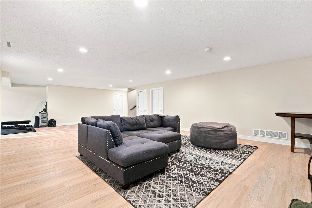 3808 Richland Drive NW Cedar Rapids IA 52405