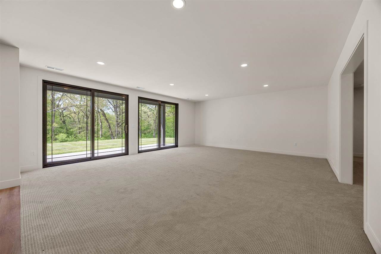 215 North Ridge Place Kalona IA 52247